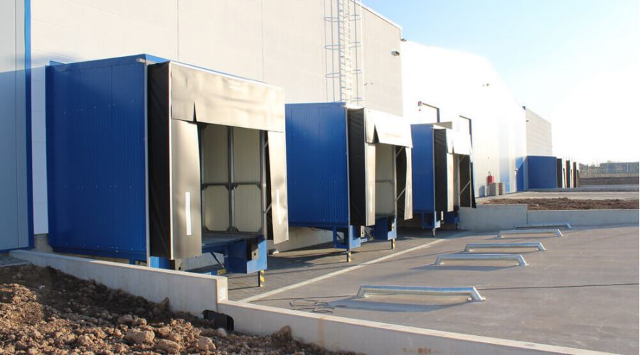 Logistikzentrum- Schiebetorsysteme-Überladebrücken-Vorsatzschleusen-Doppelstabmattenzäune